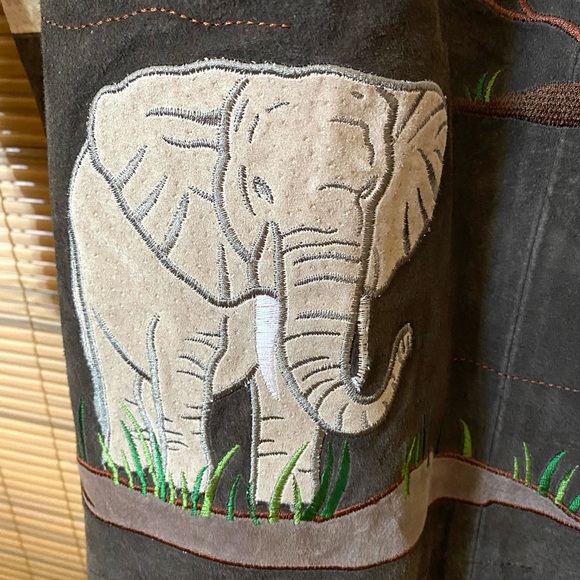 Quacker Factory leather jacket, safari themed full zipper. - Picture 6 of 16